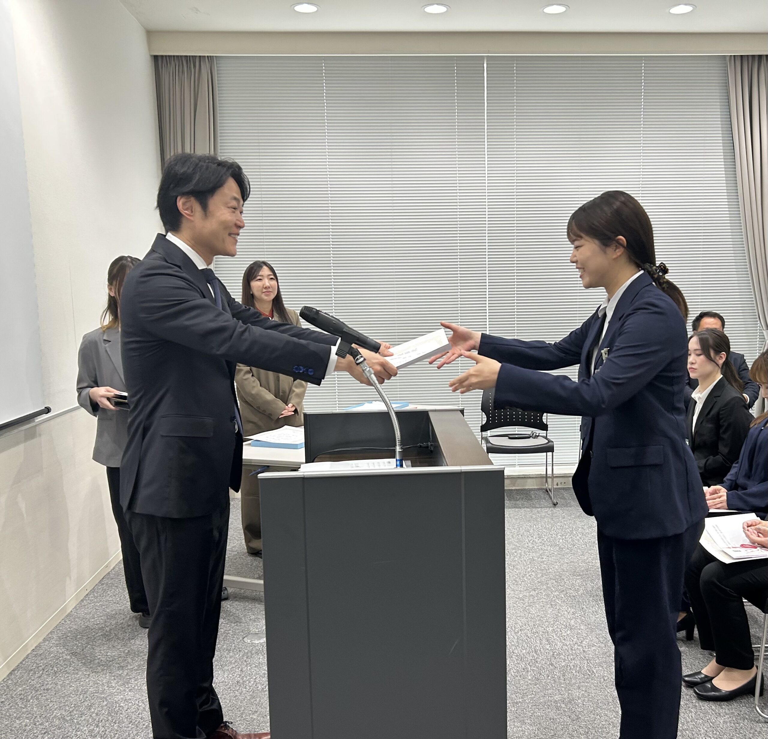株式会社デイケア憩表彰式を執り行いました
